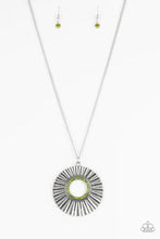 Load image into Gallery viewer, Chicly Centered - Green necklace B099
