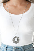 Load image into Gallery viewer, Chicly Centered - Multi necklace 955
