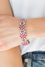 Load image into Gallery viewer, Dancing Dahlias - Red bracelet 984
