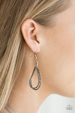 Load image into Gallery viewer, Catwalk Queen - Black necklace A077
