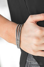 Load image into Gallery viewer, It's A Stretch - Black bracelet E097
