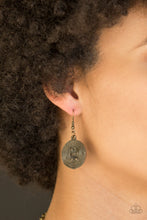 Load image into Gallery viewer, Deserves A Medal - Brass necklace 805
