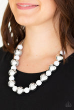 Load image into Gallery viewer, Top Pop - White necklace 903
