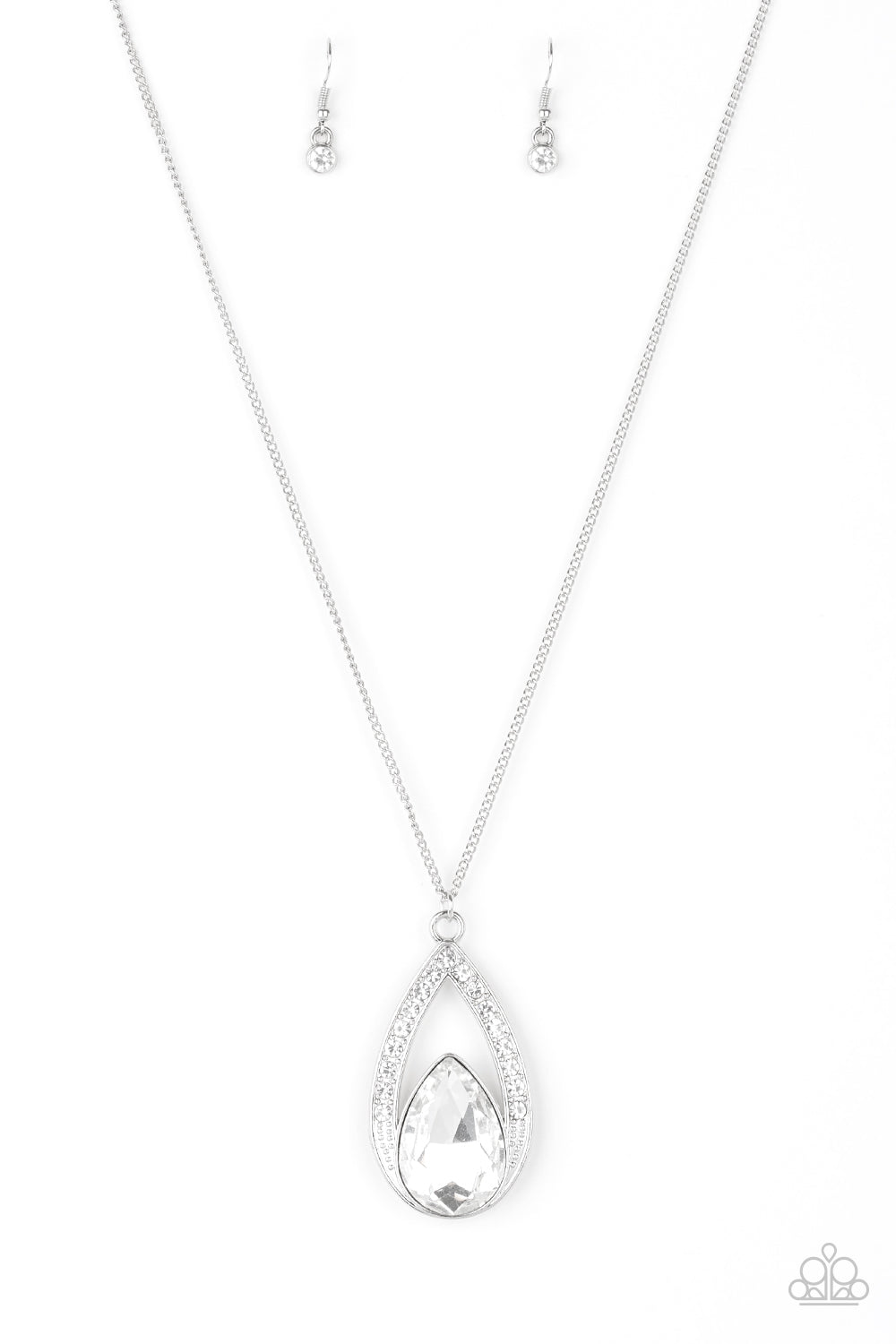 Notorious Noble - White necklace 2055