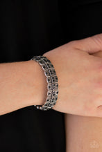 Load image into Gallery viewer, Modern Magnificence - Black bracelet 507
