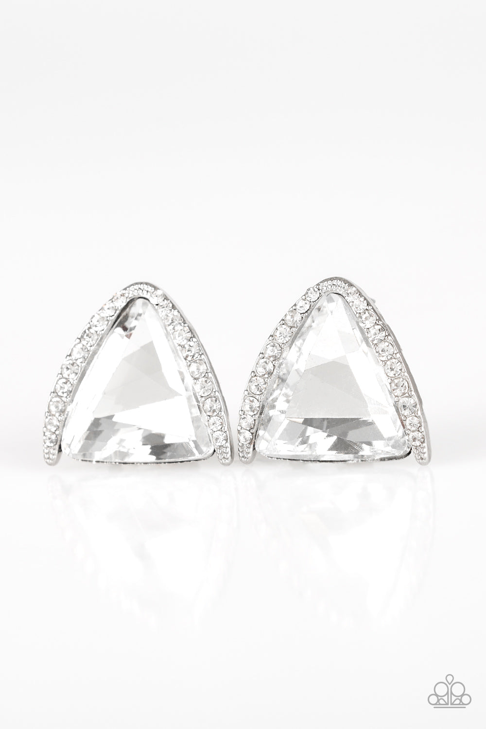 Exalted Elegance - White post earring 1564