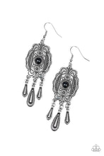 Load image into Gallery viewer, Natural Native - black earring 678
