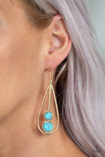 Load image into Gallery viewer, Natural Nova - Gold earring 891
