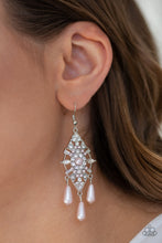 Load image into Gallery viewer, Majestic Mood - pink earring 716
