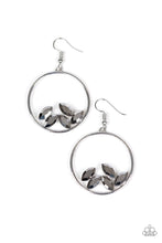 Load image into Gallery viewer, Cue The Confetti - Silver earring 928
