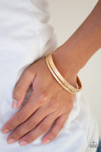 Load image into Gallery viewer, Casually Couture - Gold bracelet 912
