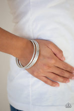 Load image into Gallery viewer, Casually Couture - Silver bracelet D071
