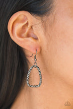 Load image into Gallery viewer, Metro Nouveau - black necklace 809
