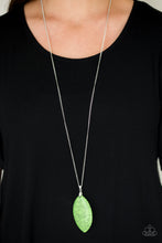 Load image into Gallery viewer, Santa Fe Simplicity - Green neecklace 2001
