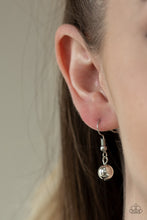 Load image into Gallery viewer, Stage Stunner - silver necklace 749
