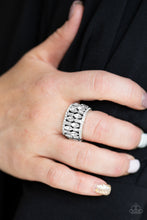 Load image into Gallery viewer, Treasure Trove Tribute - White Ring 975
