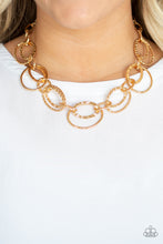 Load image into Gallery viewer, Bend OVAL Backwards - Gold necklace 2142
