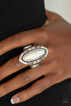 Load image into Gallery viewer, Santa Fe Serenity - White ring 532
