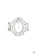 Load image into Gallery viewer, Sprinkle On The Shimmer - White ring E092
