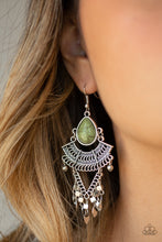 Load image into Gallery viewer, Vintage Vagabond - Green earring 920
