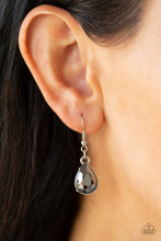 Load image into Gallery viewer, Debutante Drama - Silver necklace 1615
