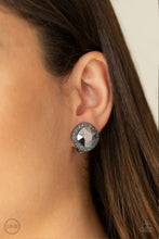 Load image into Gallery viewer, Diamond Duchess - Black clip on earring 543
