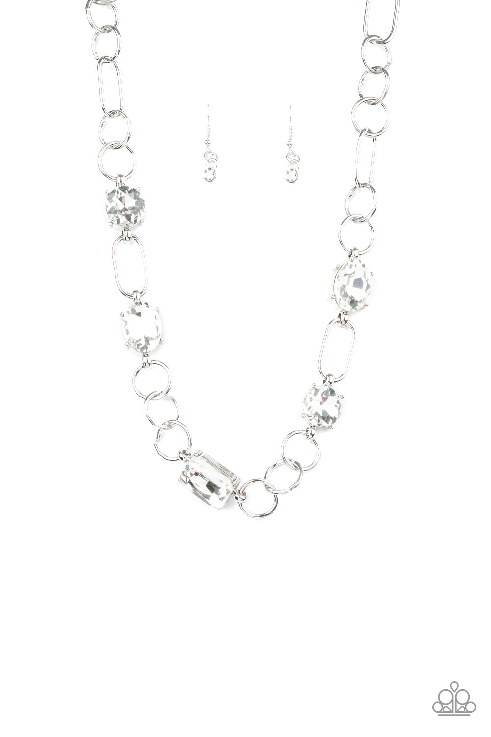 Urban District - White necklace 915