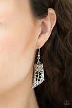 Load image into Gallery viewer, Vintage Vineyard - silver necklace B093
