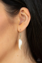 Load image into Gallery viewer, Seacoast Sunset - brown necklace B019
