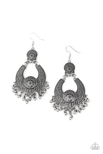 Load image into Gallery viewer, Sunny Chimes - Silver earring 592
