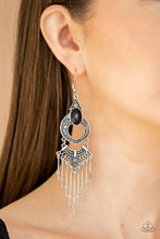Load image into Gallery viewer, Southern Spearhead - Black earring 920
