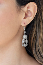 Load image into Gallery viewer, Demurely Divine - white earring D050
