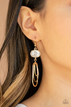 Load image into Gallery viewer, Drop-Dead Glamorous - gold earring 651
