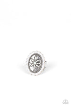 Load image into Gallery viewer, Garden Paradise - white ring 811
