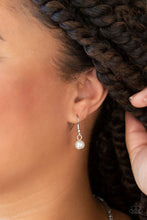Load image into Gallery viewer, Knockout Queen - White necklace 1640
