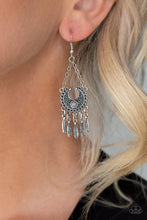 Load image into Gallery viewer, Fabulously Feathered - Silver earring F111
