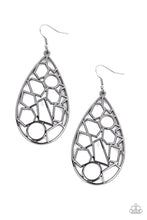 Load image into Gallery viewer, Reshaped Radiance - Black earring D022
