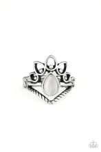 Load image into Gallery viewer, Serene Scene - White ring 1602
