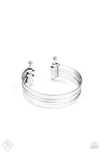 Load image into Gallery viewer, BAUBLE-Headed - Silver cuff bracelet D028
