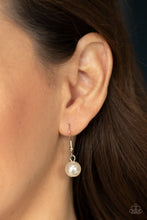 Load image into Gallery viewer, Battle of the Bombshells - White necklace 1519
