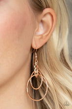 Load image into Gallery viewer, Three Ring Couture - Rose Gold earring 864
