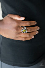 Load image into Gallery viewer, Serene Scene - Green ring 1836
