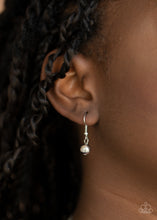 Load image into Gallery viewer, Hollywood Gossip - Purple necklace 885
