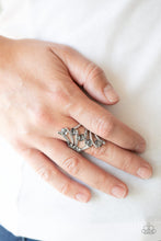 Load image into Gallery viewer, Majestic Marvel - Silver ring 535
