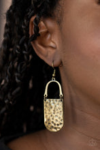 Load image into Gallery viewer, Resort Relic - Brass earring 1664
