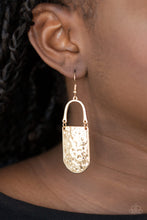 Load image into Gallery viewer, Resort Relic - Gold earring 1591
