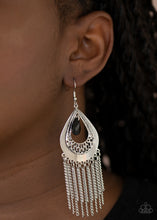 Load image into Gallery viewer, Scattered Storms - Black earring F067

