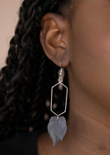 Load image into Gallery viewer, Extra Ethereal - Silver earring 952
