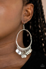 Load image into Gallery viewer, Speed of SPOTLIGHT - Silver earring 1747
