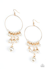 Load image into Gallery viewer, Working The Room - Gold earring F068
